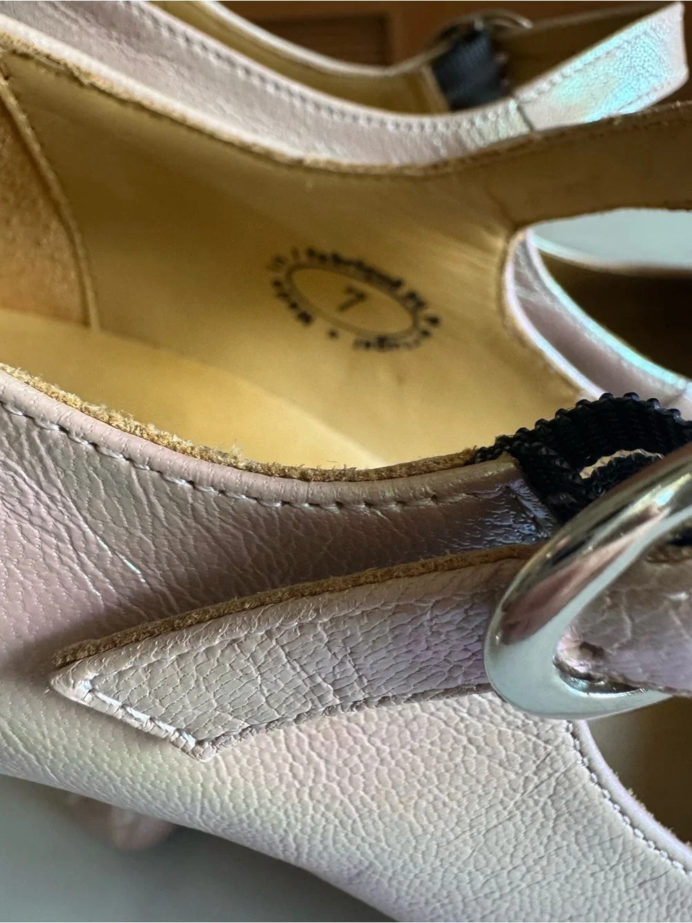 John Fluevog Elizabeth Queen Transcendent Pearl Pink Mary Jane Heels 7